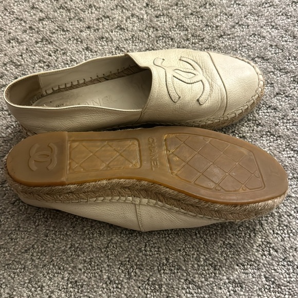 Chanel Ivory Leather Espadrilles - Picture 5 of 6